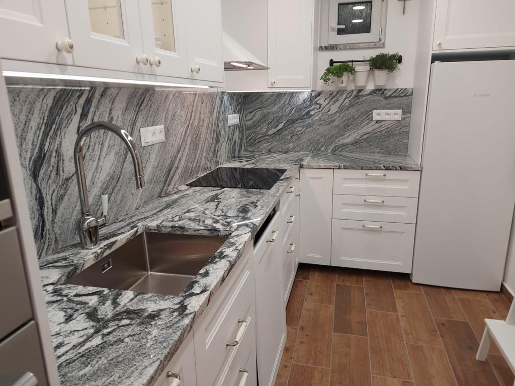 ZWW 004