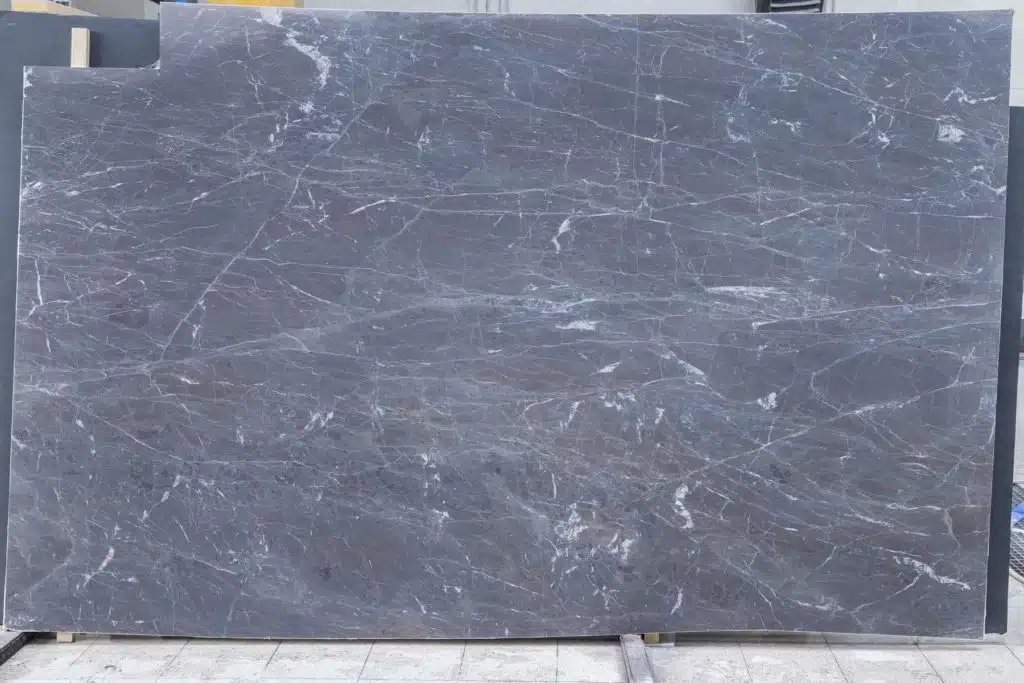 Kvarcit Breccia Imperiale s povrchovou úpravou Leather skin