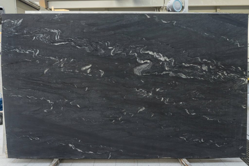 Kvarcit Black Silk