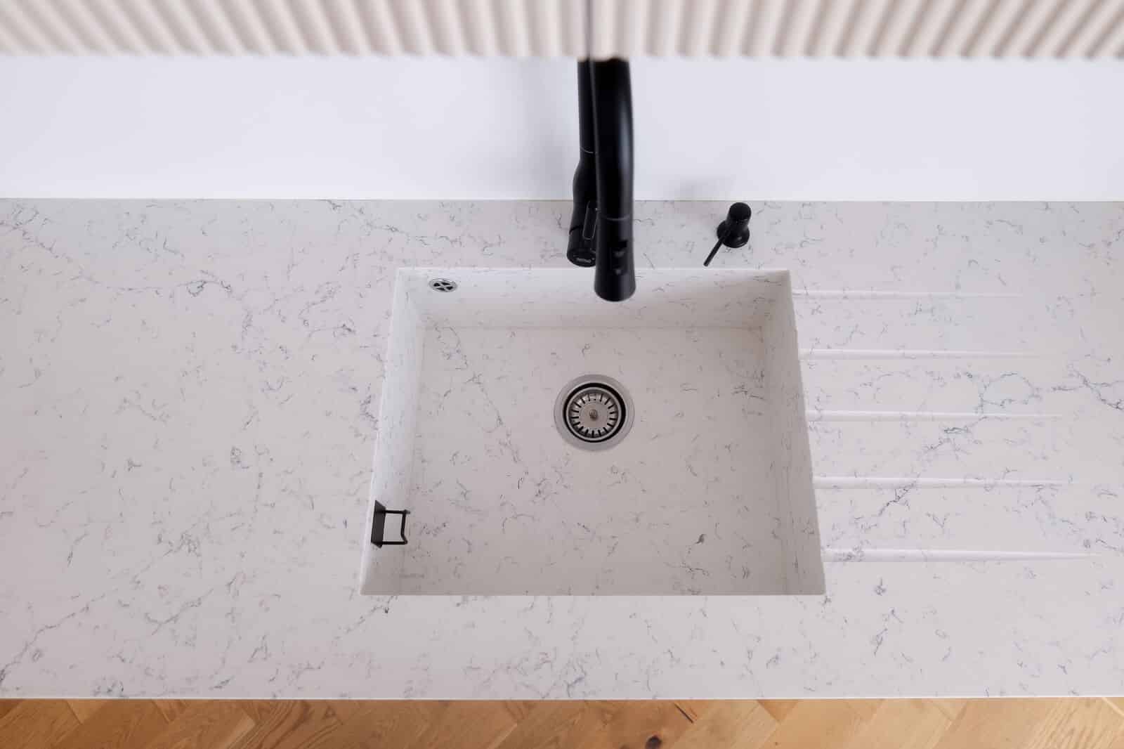 caesarstone-white-attica-13