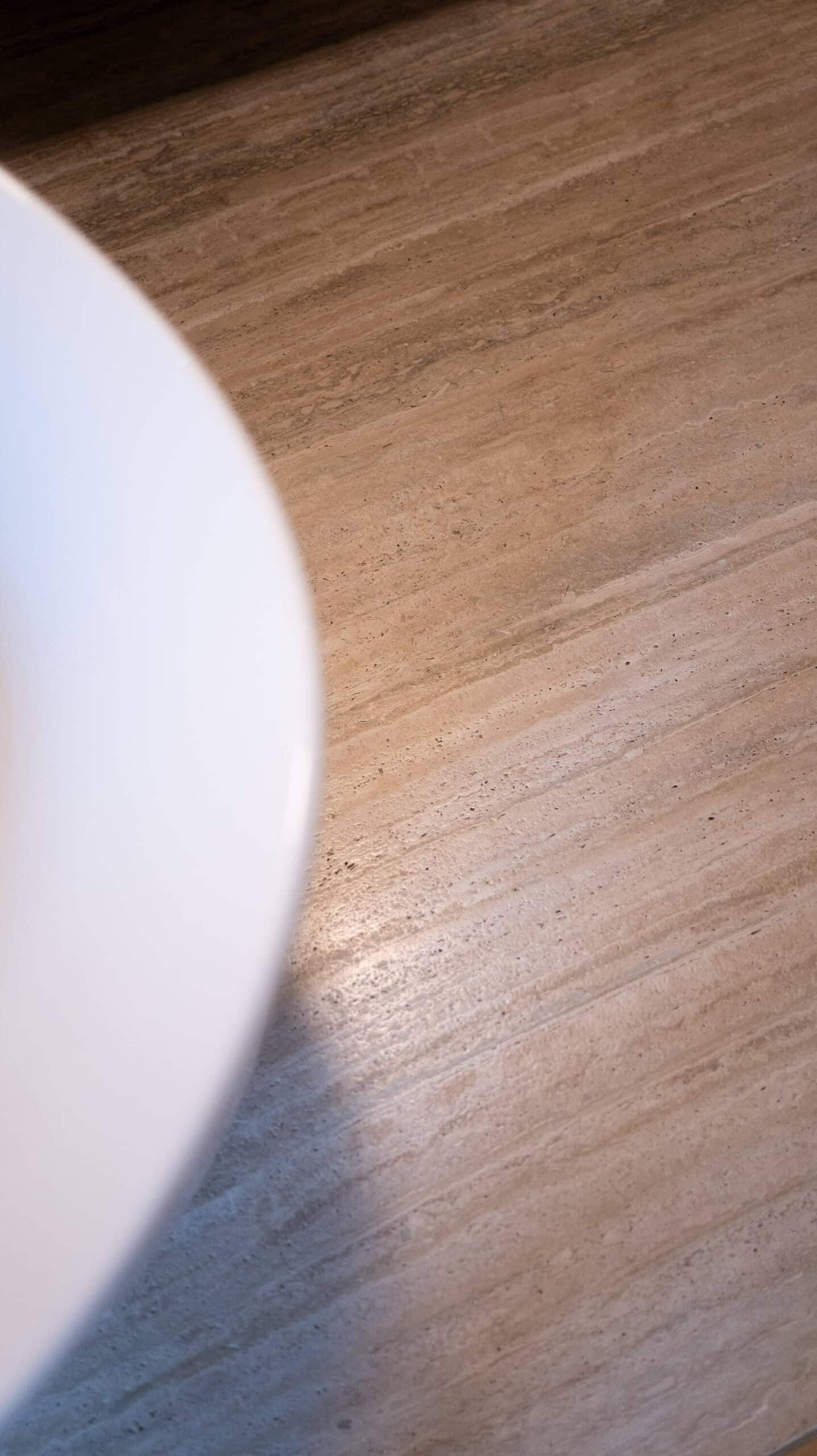 Realizácia - Kúpeľňa z travertínu s vyplnenými pórmi