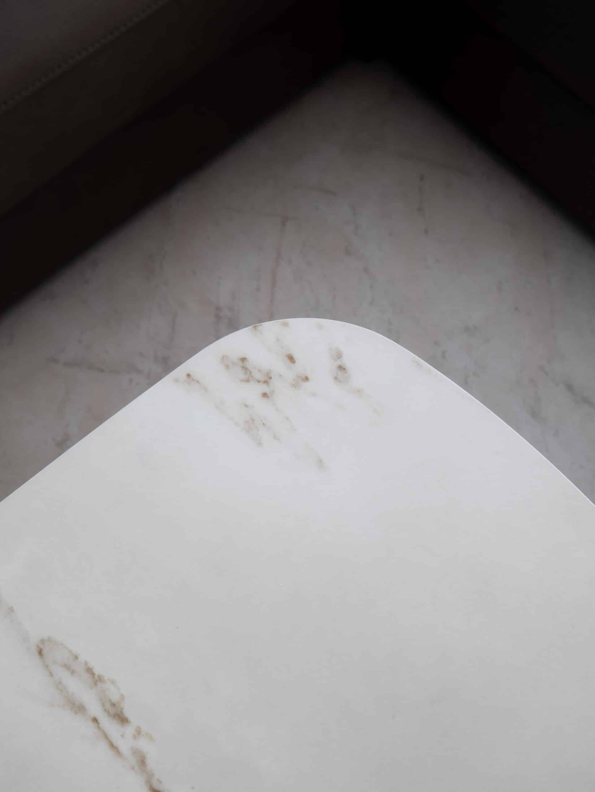 Realizácia - Kuchyňa z DEKTON Rem a schody z Calacatta Brazil